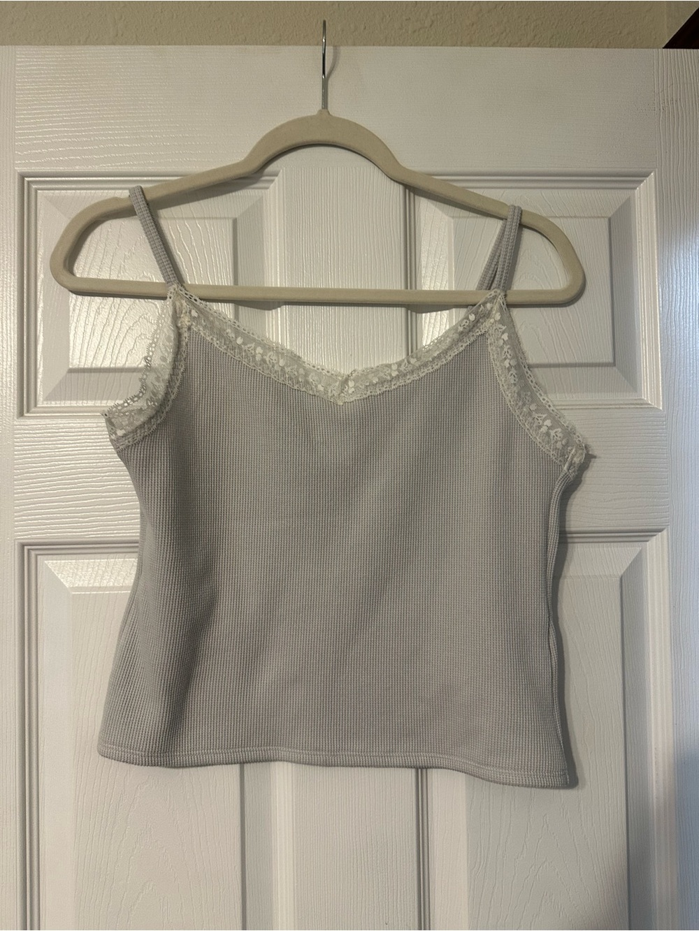 Gilly Hicks Lace-Trim Ribbed Cami - Light Gray
